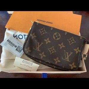 LV Mini Pochette